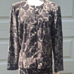NWT Size 18 Leslie Fay 2-Pc grey floral Skirt Suit.